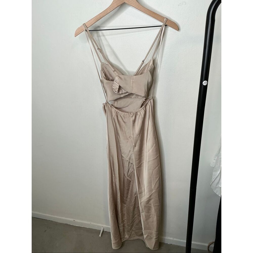 Lilyful Cut Out Evening Dress - Picture 4 of 9